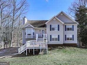 view of front of property with a front lawn