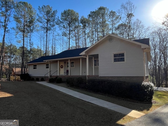 ranch-style house with a porch