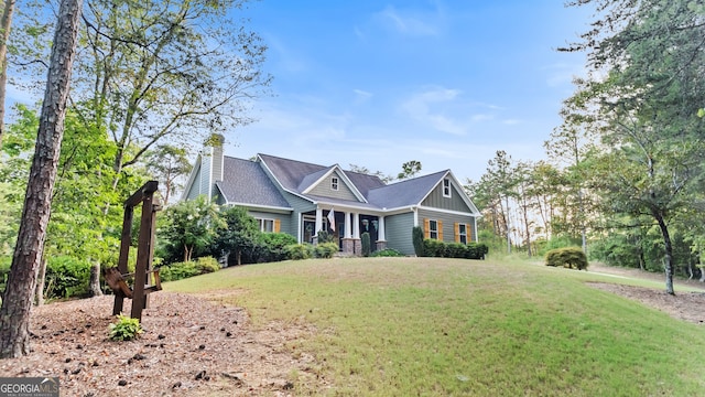 view of front of property with a front yard