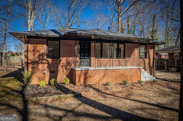 view of front of property featuring a porch