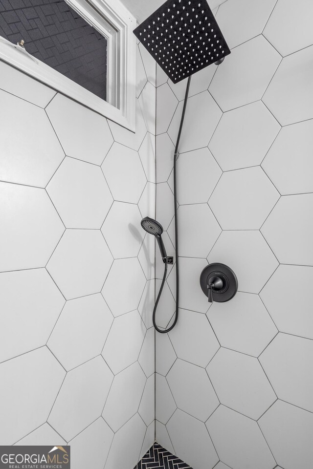 interior details with tiled shower