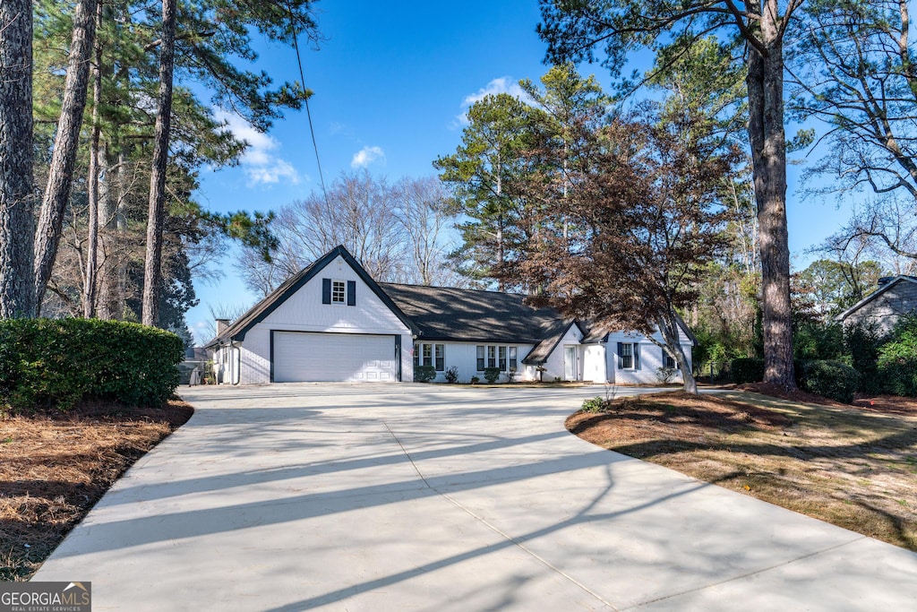 view of front of house with a garage