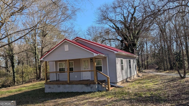 view of front of home with covered porch