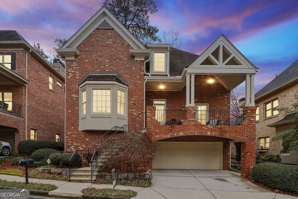 view of front of property featuring a garage