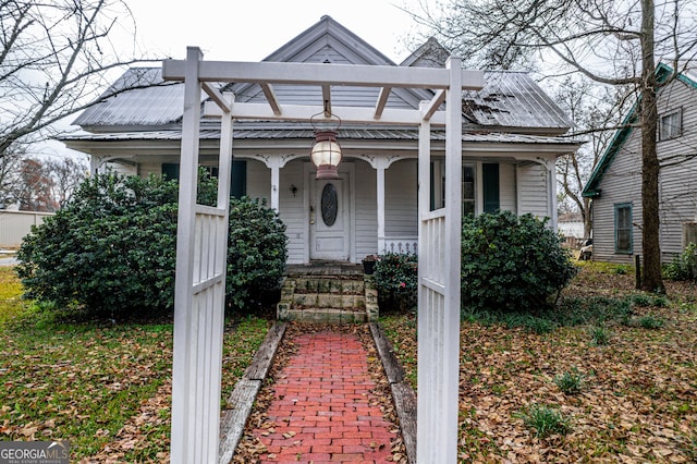 view of front of house with covered porch