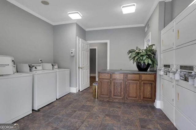 washroom featuring stacked washer and clothes dryer, crown molding, and washing machine and clothes dryer