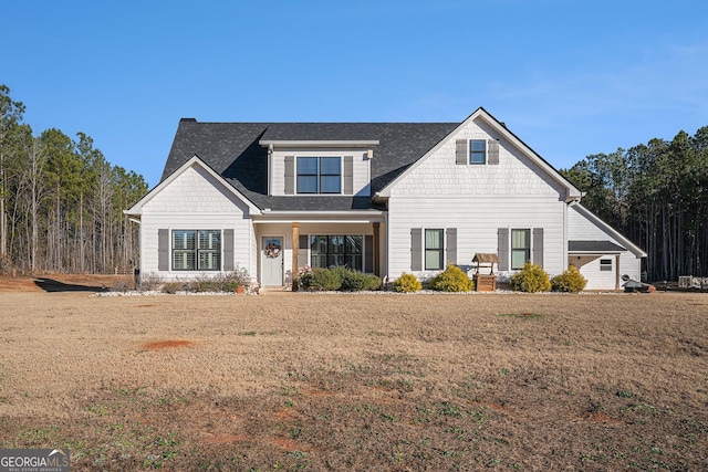 view of front of house with a front lawn