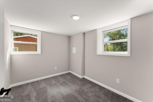 view of carpeted spare room