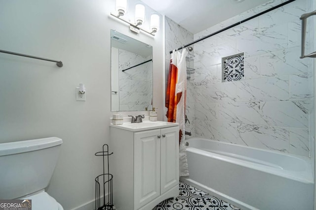 full bathroom featuring shower / tub combo with curtain, vanity, and toilet