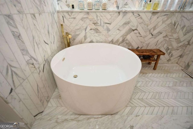 1409 Sheridan Rd NE, Atlanta, GA 30324 - detailed view of a freestanding bath and tile walls
