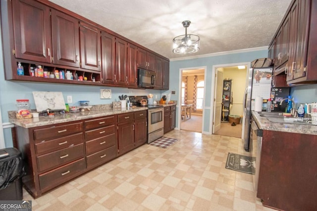 kitchen featuring sink, electric range, ornamental molding, a textured ceiling, and decorative light fixtures