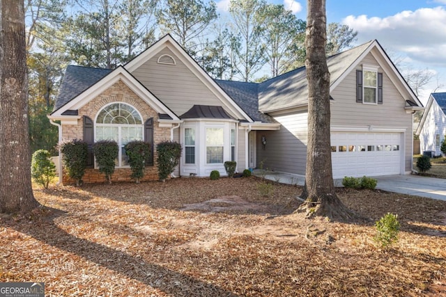 view of front property featuring a garage