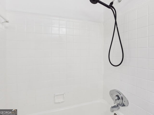 320 3rd St NE Unit 1, Atlanta, GA 30308 - details with shower / bathtub combination