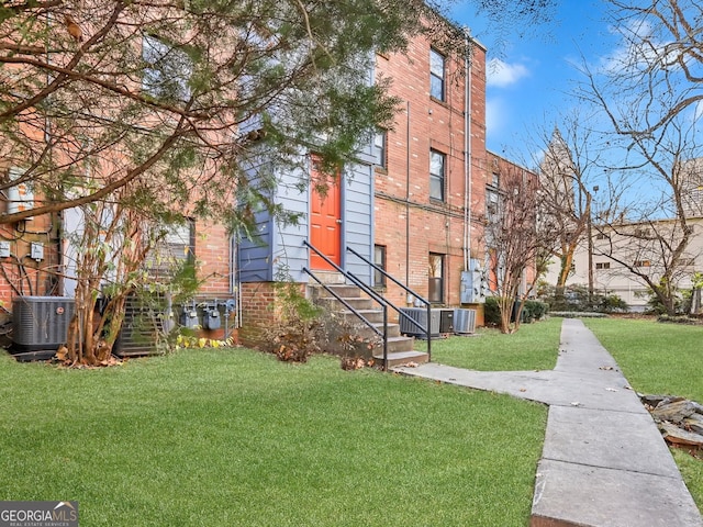 320 3rd St NE Unit 1, Atlanta, GA 30308 - exterior space featuring a lawn