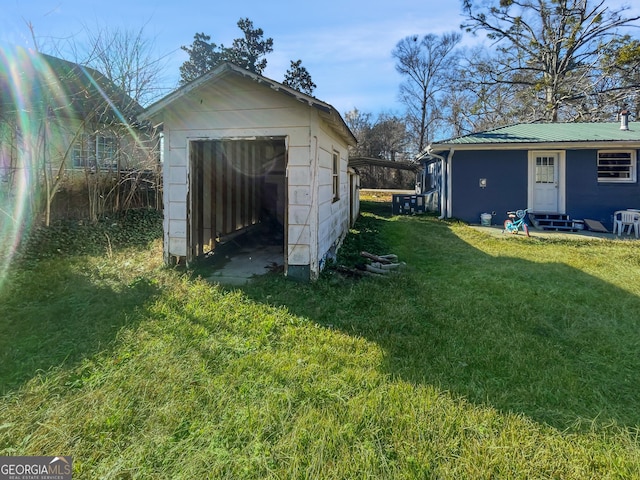 exterior space with a lawn