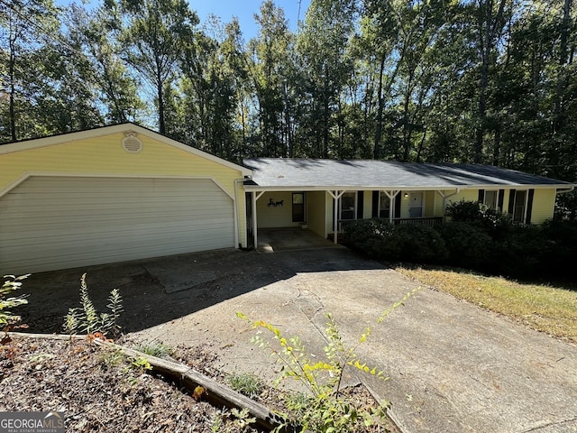 ranch-style house with covered porch