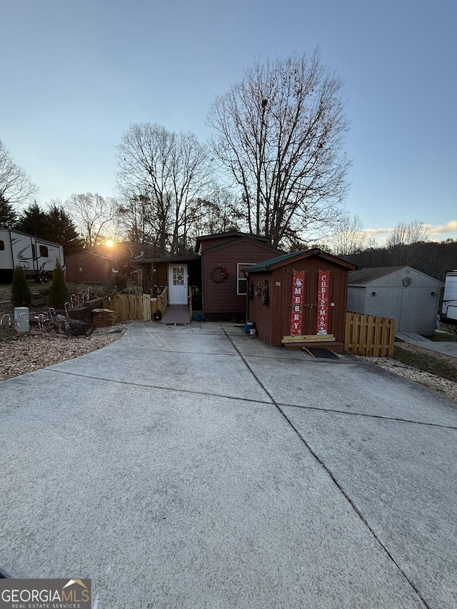 view of front of property