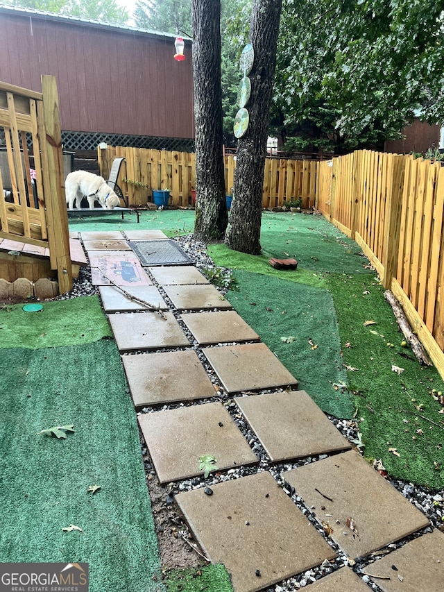 view of yard featuring a patio