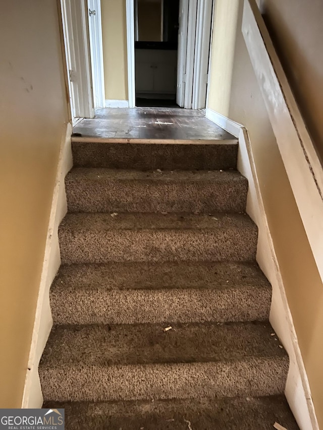 6354 Shannon Pkwy Unit 30D, Union City, GA 30291 - view of staircase