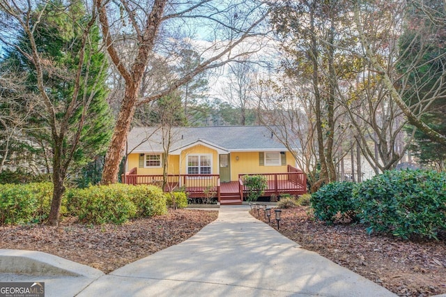 ranch-style house with a porch