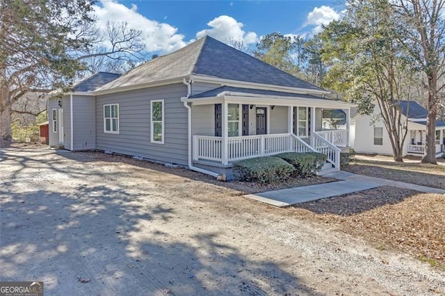 view of front facade with covered porch