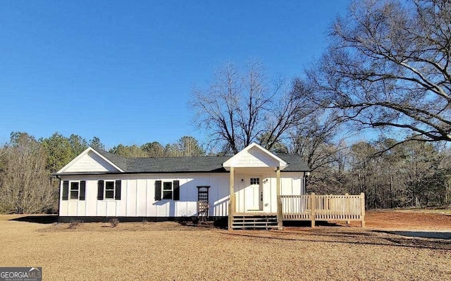 view of front of property featuring a deck