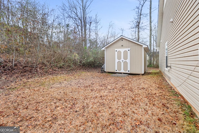 view of outbuilding