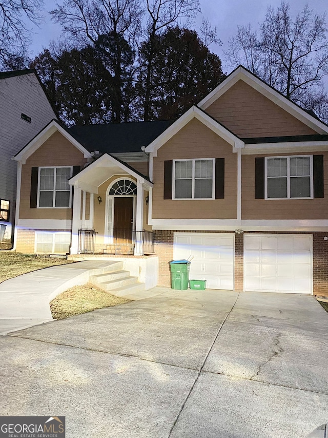 view of front facade featuring a garage