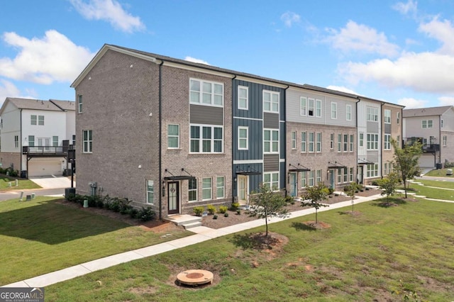 exterior space featuring a front lawn