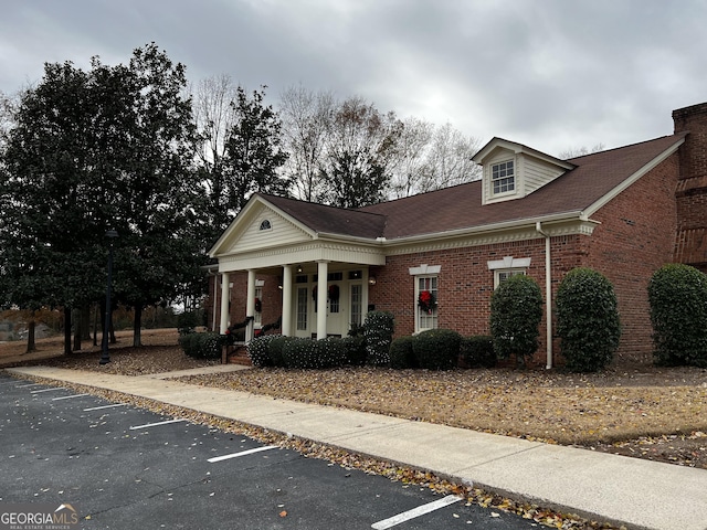 view of front facade with covered porch