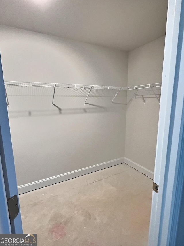 view of spacious closet