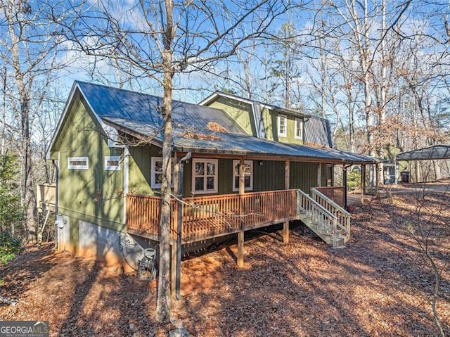 view of front of property featuring a deck