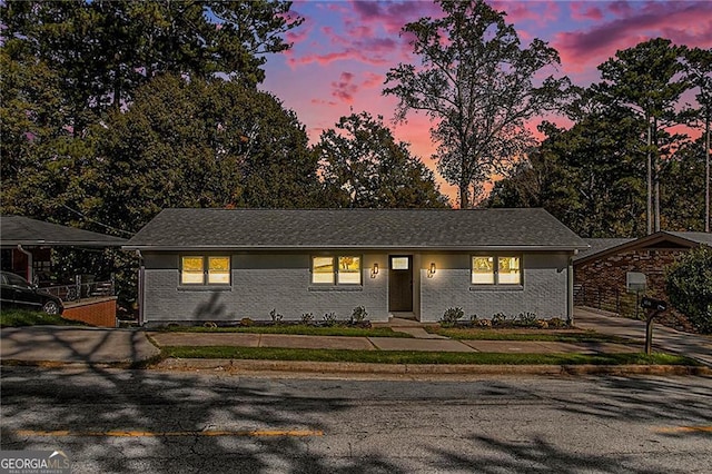 view of front of property