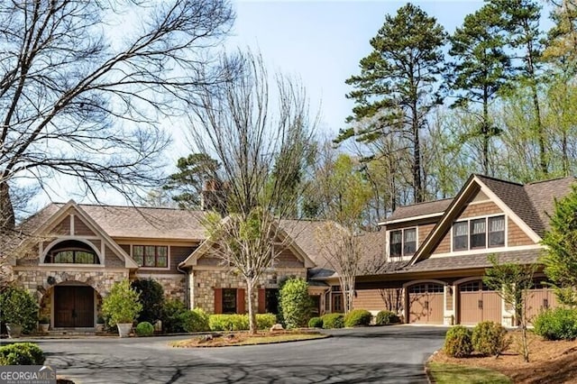 view of front of property featuring a garage