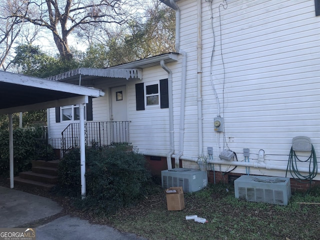 property entrance with central AC