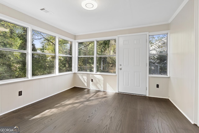 unfurnished sunroom with a healthy amount of sunlight