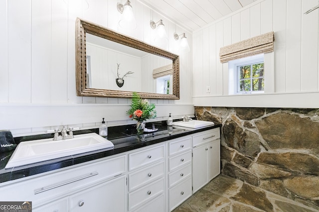 31 Barn Inn Rd, Lakemont, GA 30552 - full bath featuring crown molding, double vanity, and stone finish flooring