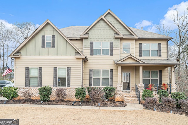 craftsman-style house with a porch