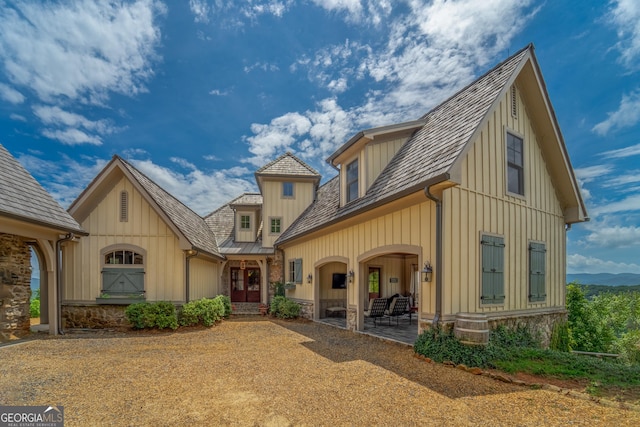 view of front of property featuring a porch