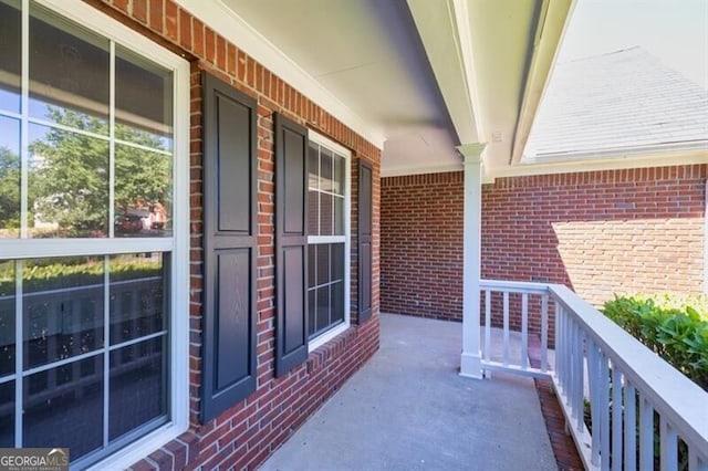 balcony featuring covered porch