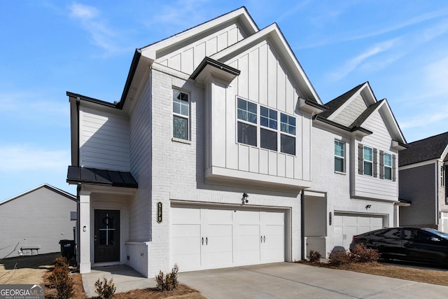 townhome / multi-family property featuring a garage