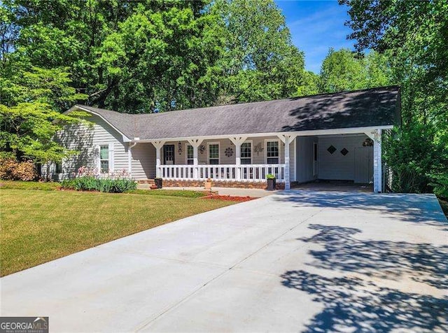 single story home featuring a front yard and a carport