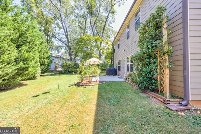 view of yard with a patio