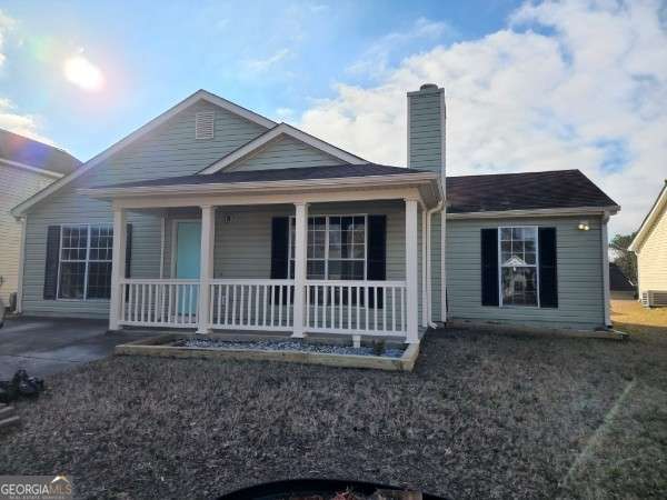 view of front of property with a porch