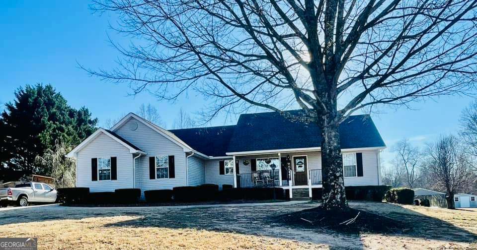 view of front of house with a porch