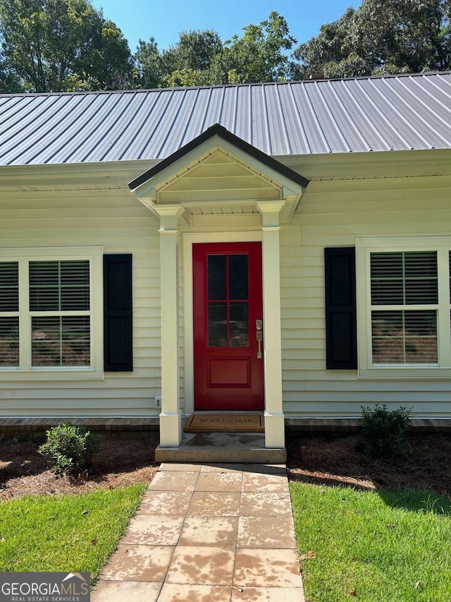 view of property entrance