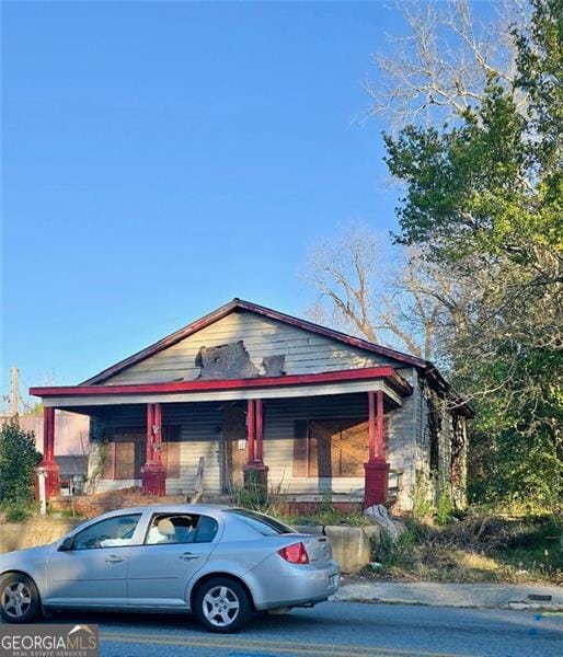 view of front of house with a porch