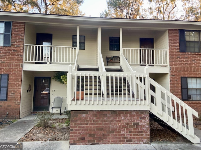 view of front of house with covered porch