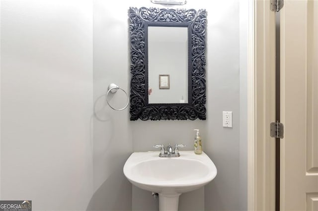 bathroom featuring sink