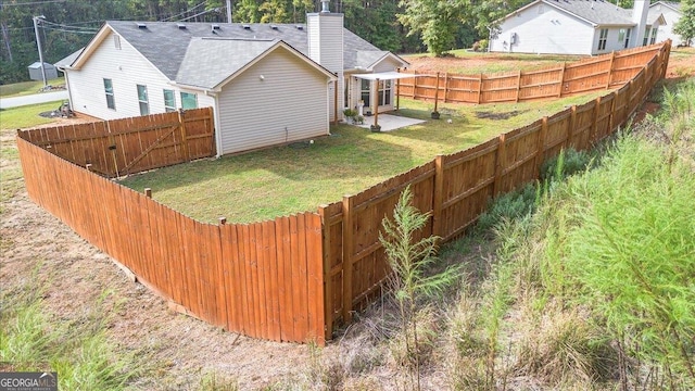 view of yard featuring a patio area